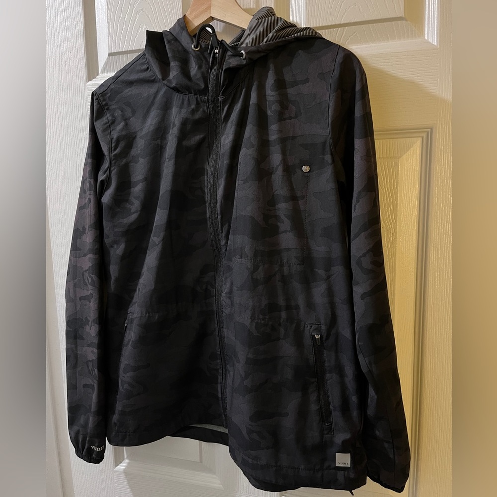 Vuori mens M camo hoodie jacket zippered pockets perfect